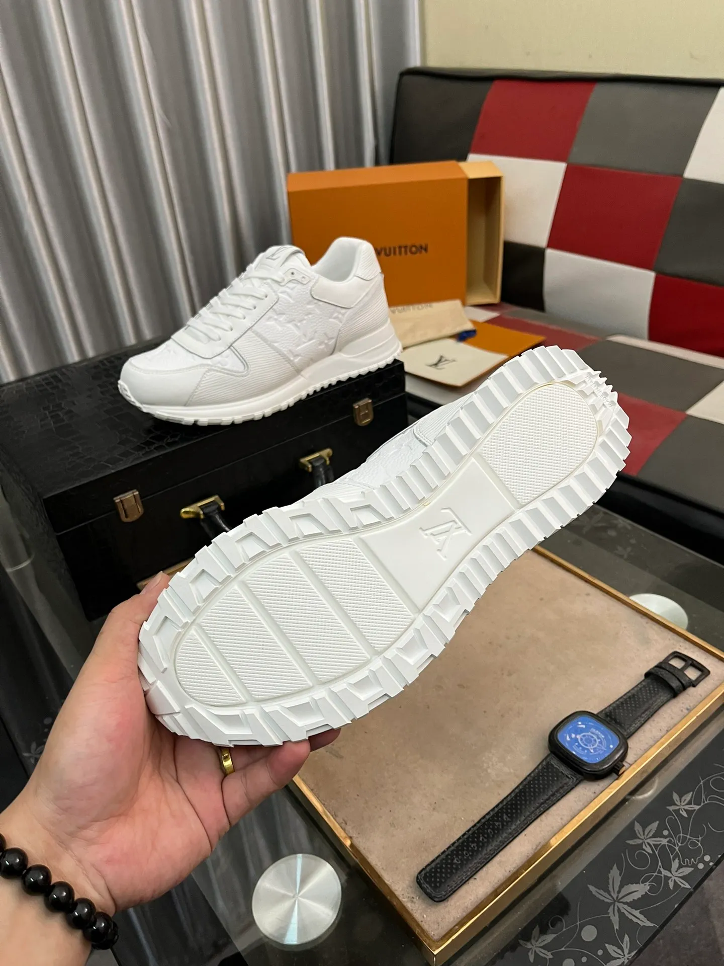 Men's shoes 💰540⌚️⌚️LV Louis Vuitton. The latest fashionable casual shoes are popular in physical stores. New spring and summer comfortable imported custom original cowhide, unique jacquard fabric element design. With sheepskin lining, Lv original base, [sun][sun] high-end packaging and high quality💪Details determine quality, code number 38-44